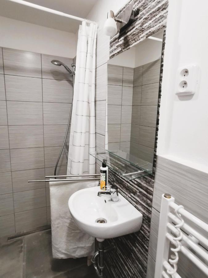 Apt 100 Praga Zewnętrze zdjęcie